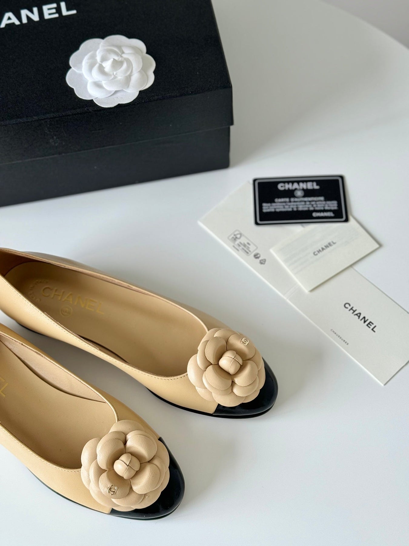 BALLET FLAT BEIGE CREAM LAMBSKIN WITH FLOWER