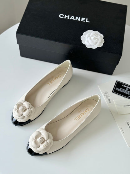 BALLET FLAT WHITE LAMBSKIN WITH FLOWER