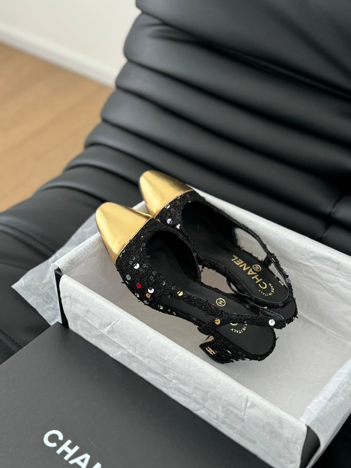 HIGH SLINGBACK IN BLACK TWEED AND GOLDEN LAMBSKIN