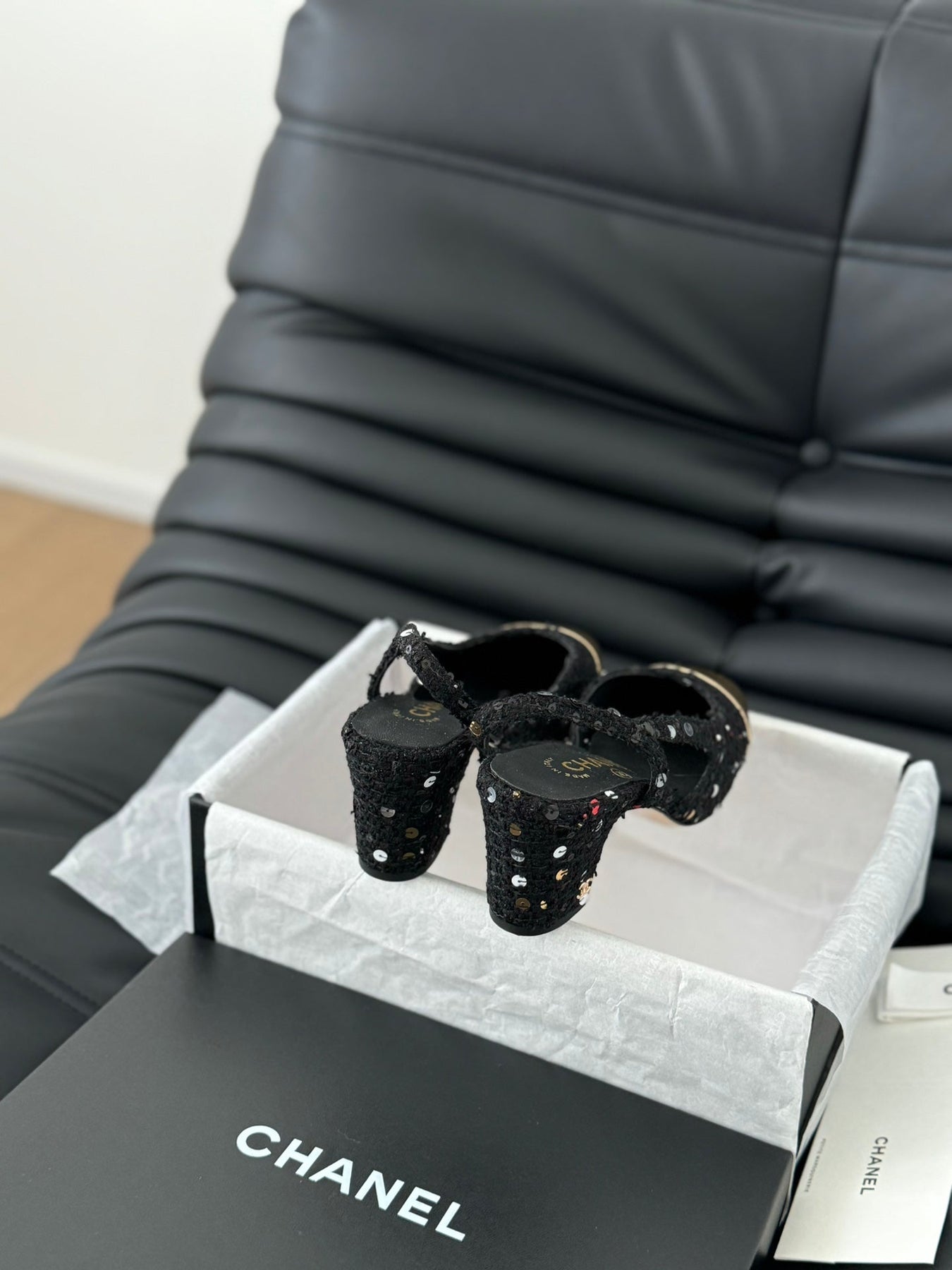 HIGH SLINGBACK IN BLACK TWEED AND GOLDEN LAMBSKIN