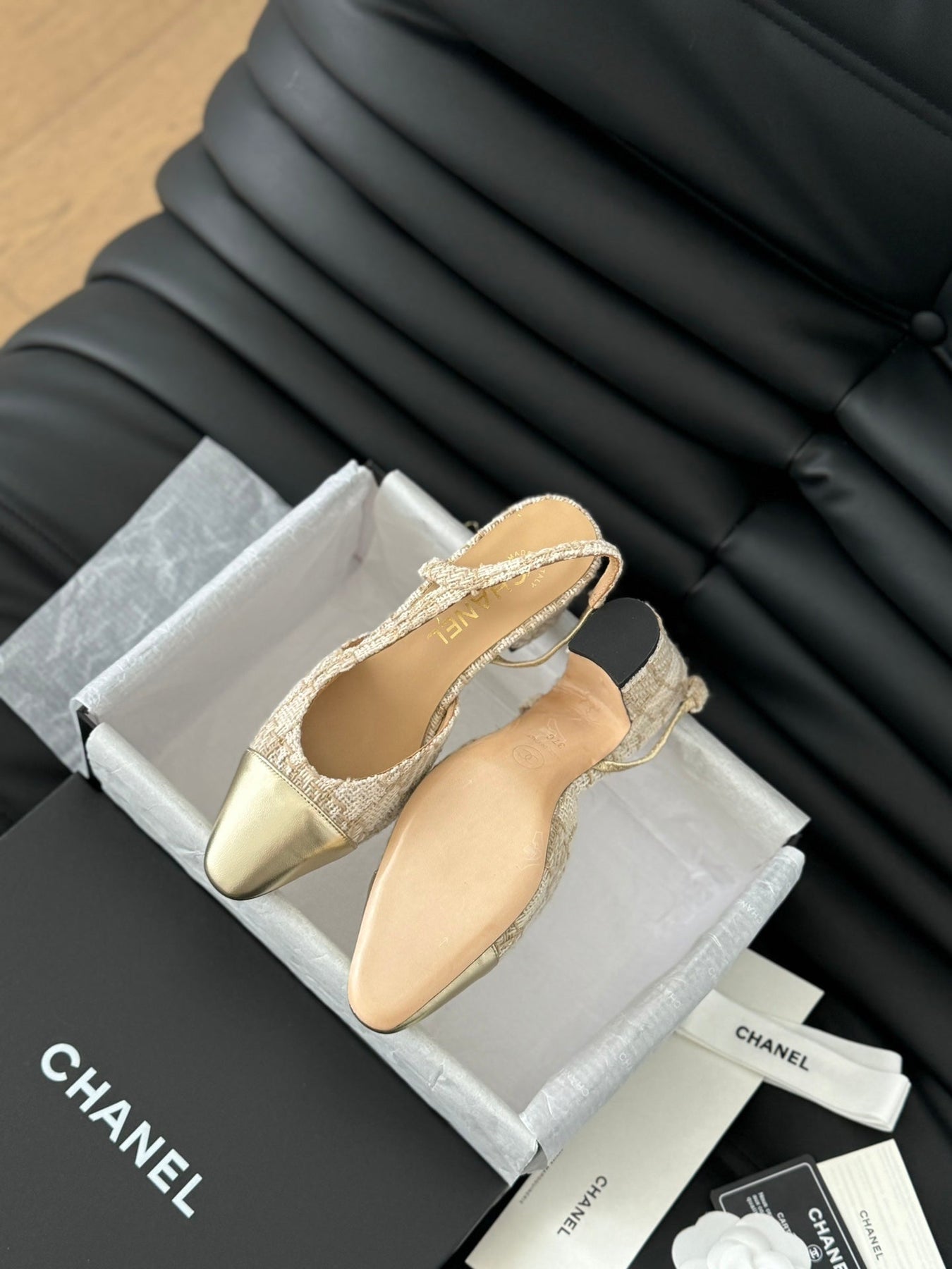 HIGH SLINGBACK IN BEIGE CREAM TWEED AND GOLDEN LAMBSKIN