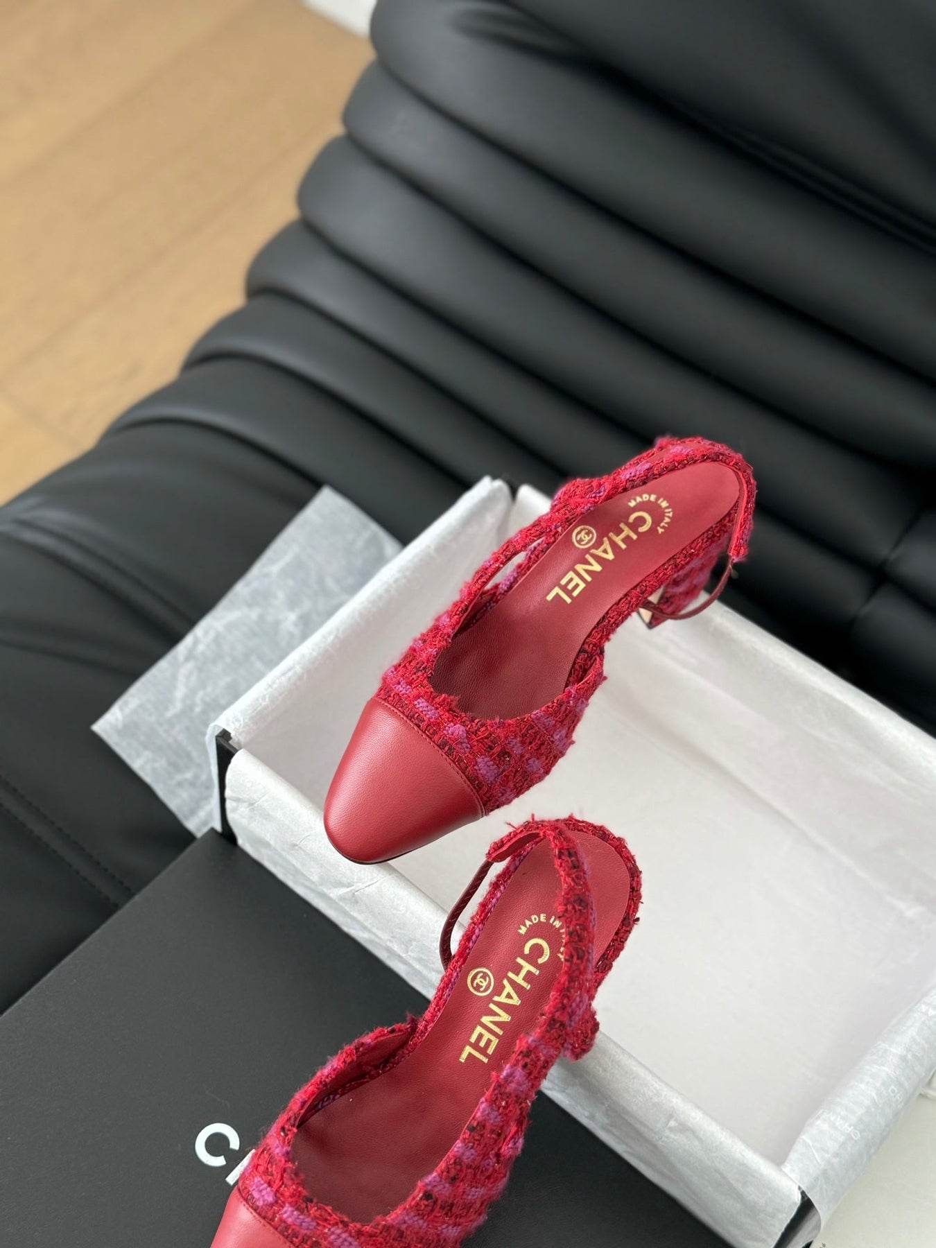 HIGH SLINGBACK IN RUBY RED TWEED AND LAMBSKIN