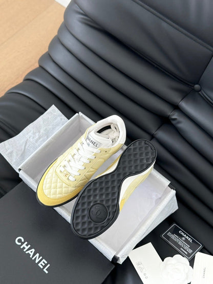 CC SNEAKER IN LIGHT YELLOW MIX WHITE EMBROIDERED LAMBSKIN