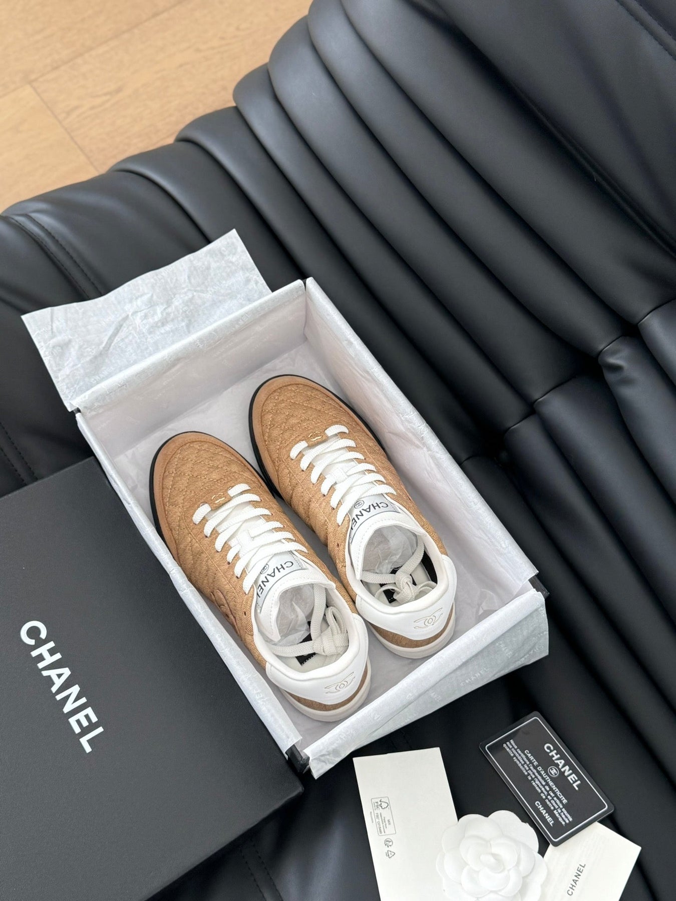 CC SNEAKER IN PEANUT BROWN MIX WHITE EMBROIDERED LAMBSKIN