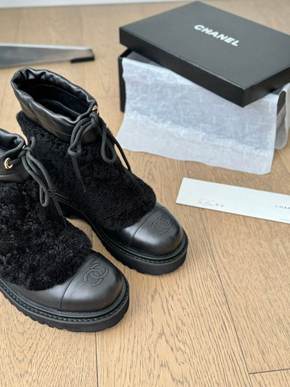 CC CHUNKY BOOTS IN BLACK SMOOTH FLEECE AND CALFSKIN