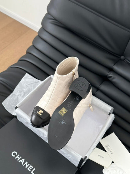 CC BALLET SHORT BOOTS 65 MM IN WHITE MIX BLACK QUILTED PATTERN LAMBSKIN