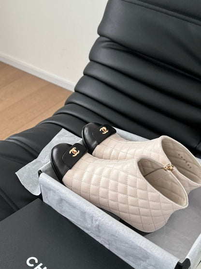 CC BALLET SHORT BOOTS 65 MM IN WHITE MIX BLACK QUILTED PATTERN LAMBSKIN