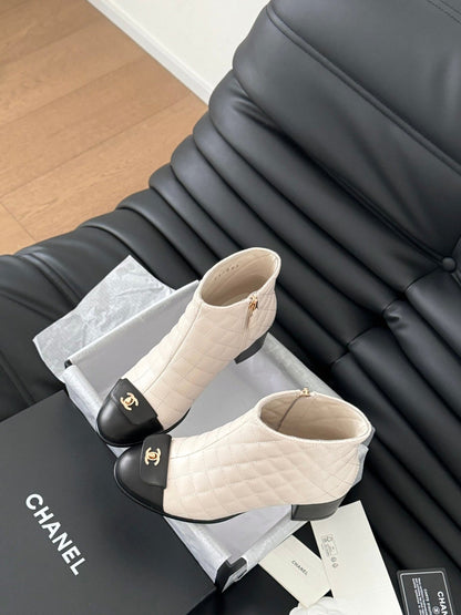 CC BALLET SHORT BOOTS 65 MM IN WHITE MIX BLACK QUILTED PATTERN LAMBSKIN