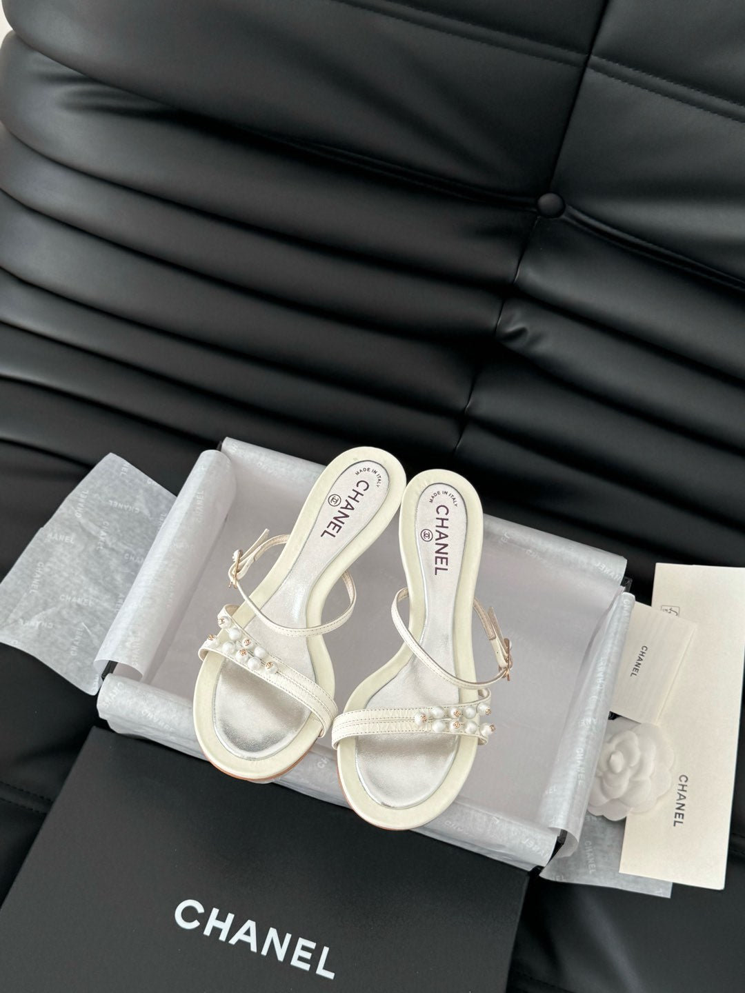 PEARL SANDAL IN WHITE LAMBSKIN 35 MM