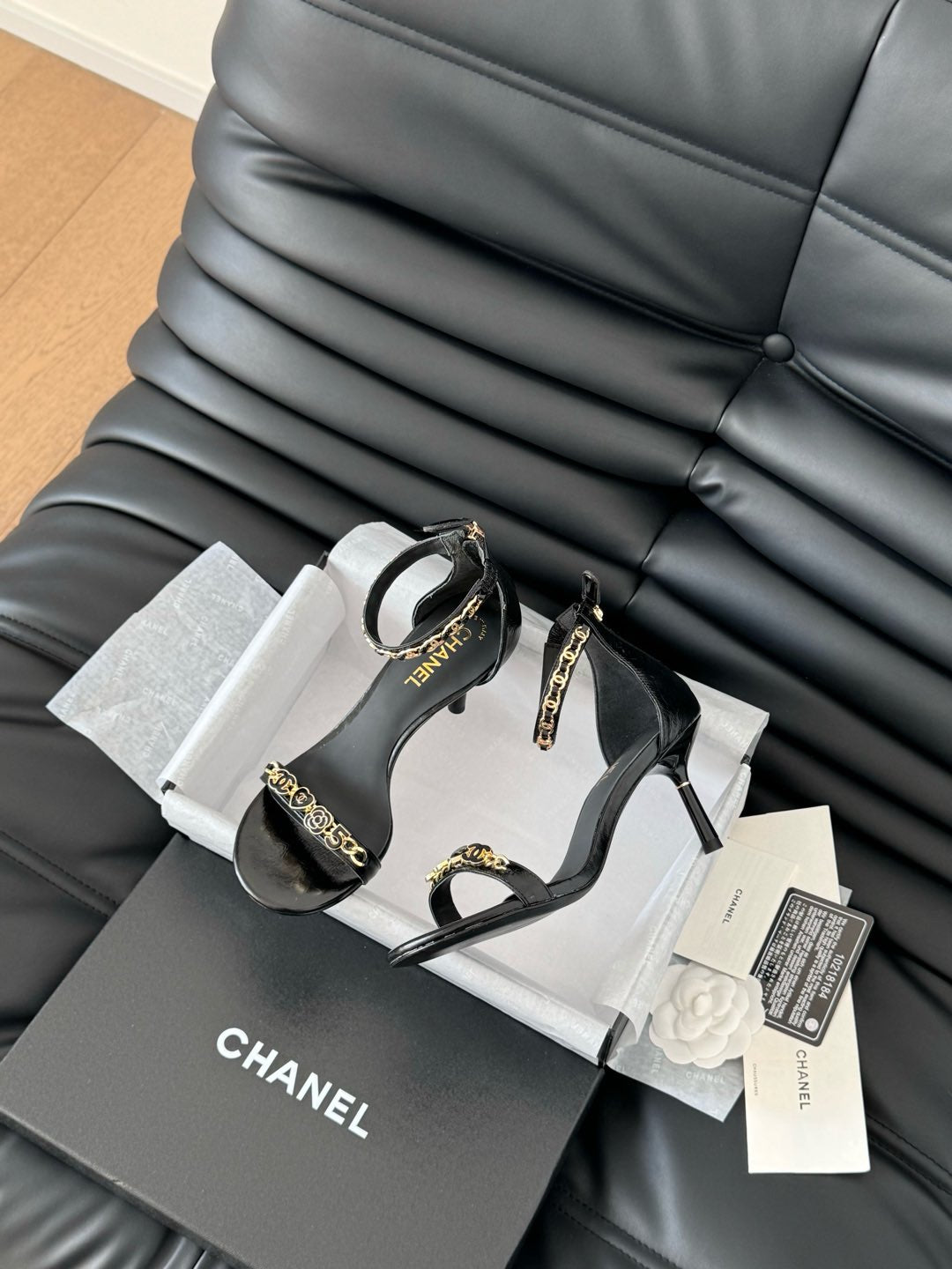 HIGH HEEL 7.5 MM SANDAL IN BLACK SHEEPSKIN WITH STICKERS