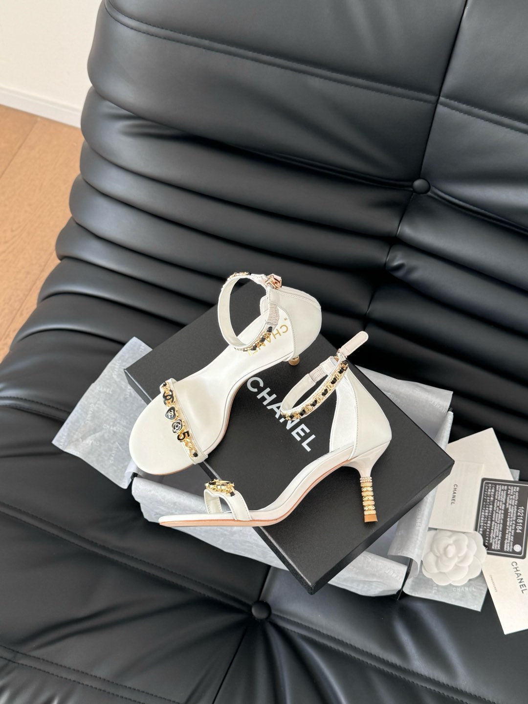 HIGH HEEL 7.5 MM SANDAL IN WHITE SHEEPSKIN WITH STICKERS