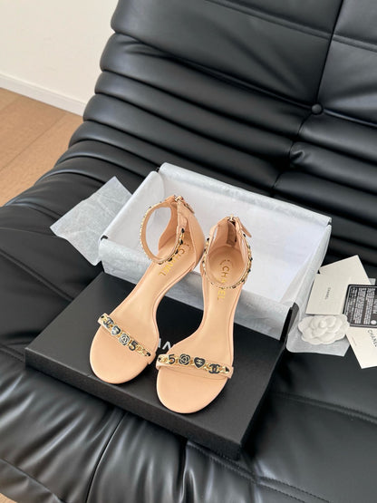 MID-HEEL 35 MM SANDAL IN NUDE TAN SHEEPSKIN WITH STICKERS