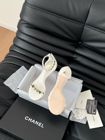 MID-HEEL 35 MM SANDAL IN WHITE SHEEPSKIN WITH STICKERS