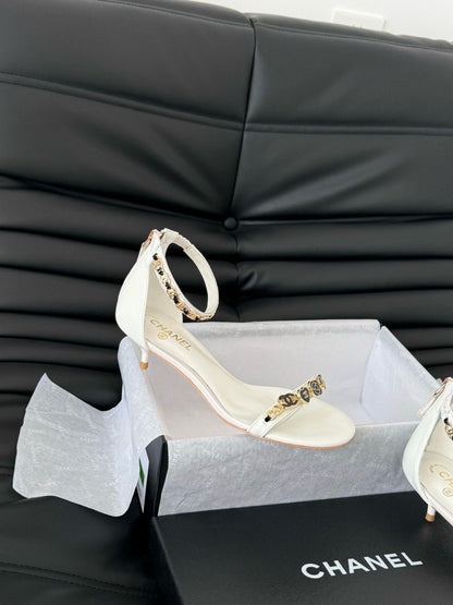 MID-HEEL 35 MM SANDAL IN WHITE SHEEPSKIN WITH STICKERS