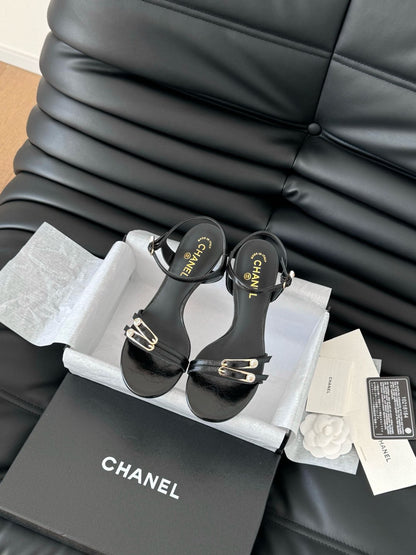 MID-HEEL 35 MM SANDAL IN BLACK SHEEPSKIN