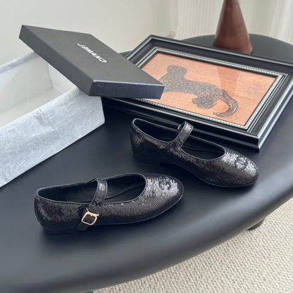 BALLET IN BLACK SEQUINS