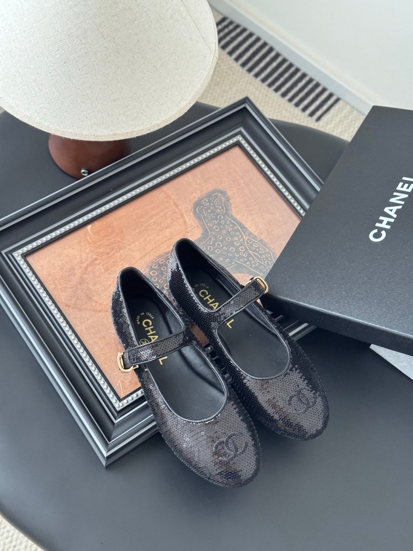 BALLET IN BLACK SEQUINS