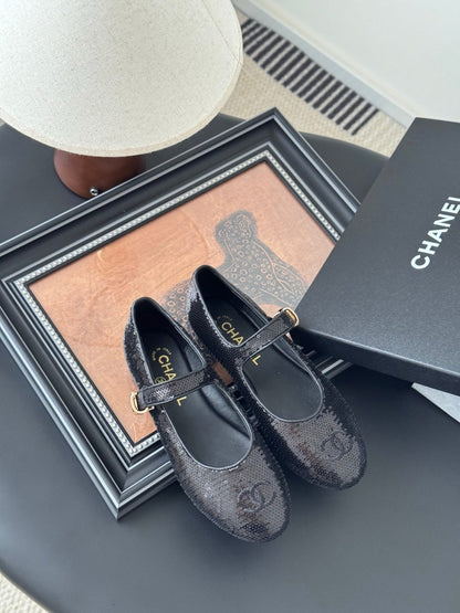 BALLET IN BLACK SEQUINS