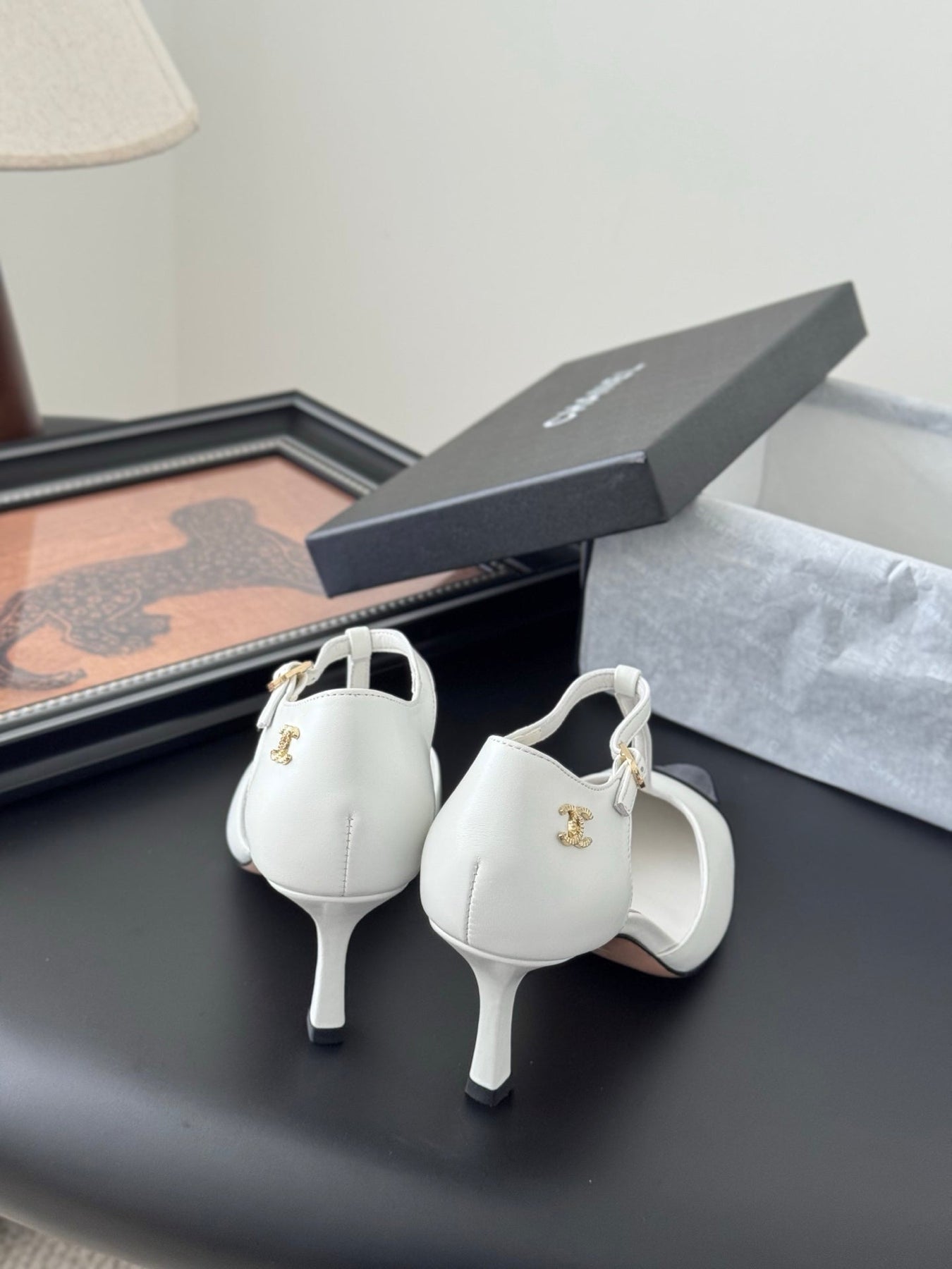 HIGH HEELS WAIST CUTTING IN WHITE MIX BLACK CALFSKIN