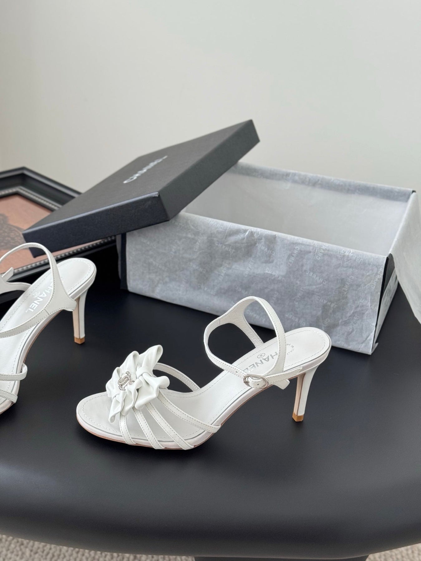 HIGH HEELS SANDALS IN WHITE SHEEPSKIN