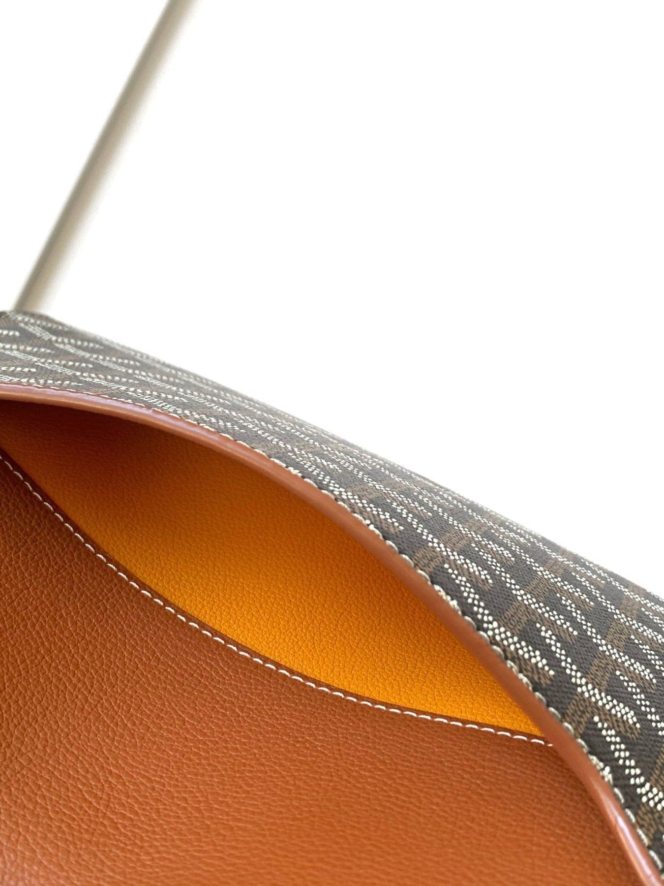 CHYPRE WALLET-POUCH 21 IN BLACK GOYARDINE CANVAS AND TAN CALFSKIN