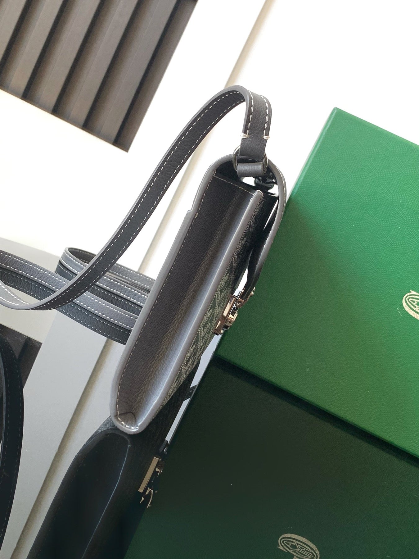 CHYPRE WALLET-POUCH 21 IN GRAY GOYARDINE CANVAS AND CALFSKIN