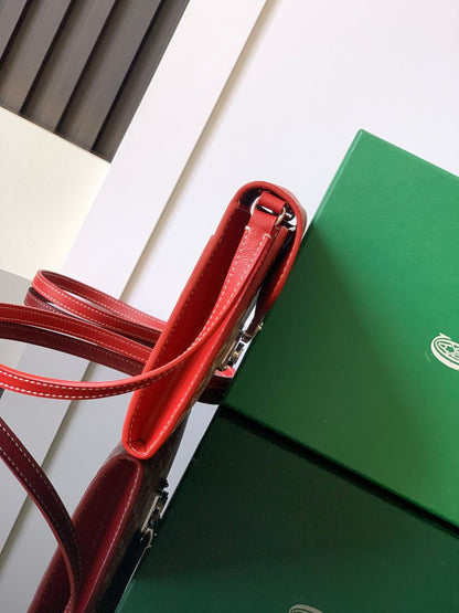 CHYPRE WALLET-POUCH 21 IN CLASSIC RED GOYARDINE CANVAS AND CALFSKIN