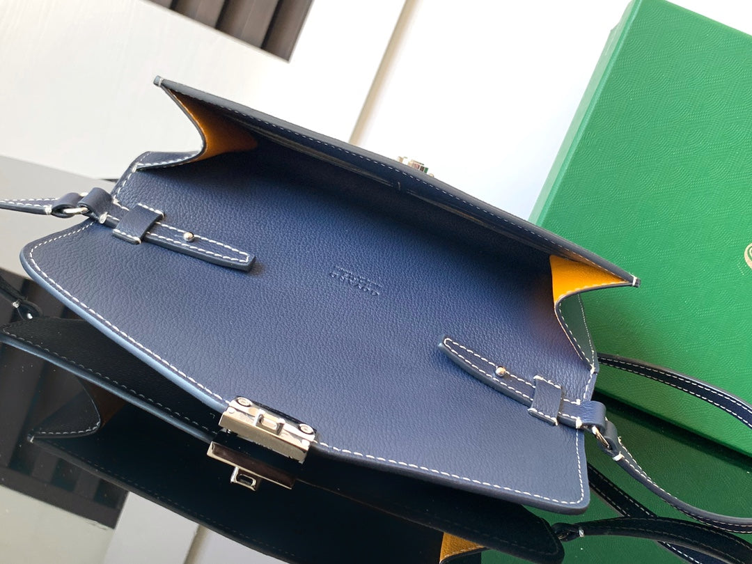 CHYPRE WALLET-POUCH 21 IN NAVY BLUE GOYARDINE CANVAS AND CALFSKIN