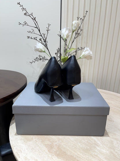 CURVED HEEL DEEP MOUTH PUMPS IN BLACK CALFSKIN