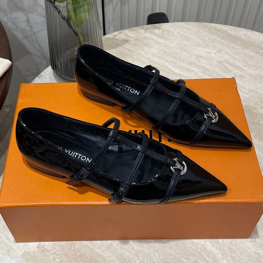 POINTED-TOE TRIPLE-STRAP BALLET FLAT IN BLACK PATENT CALFSKIN