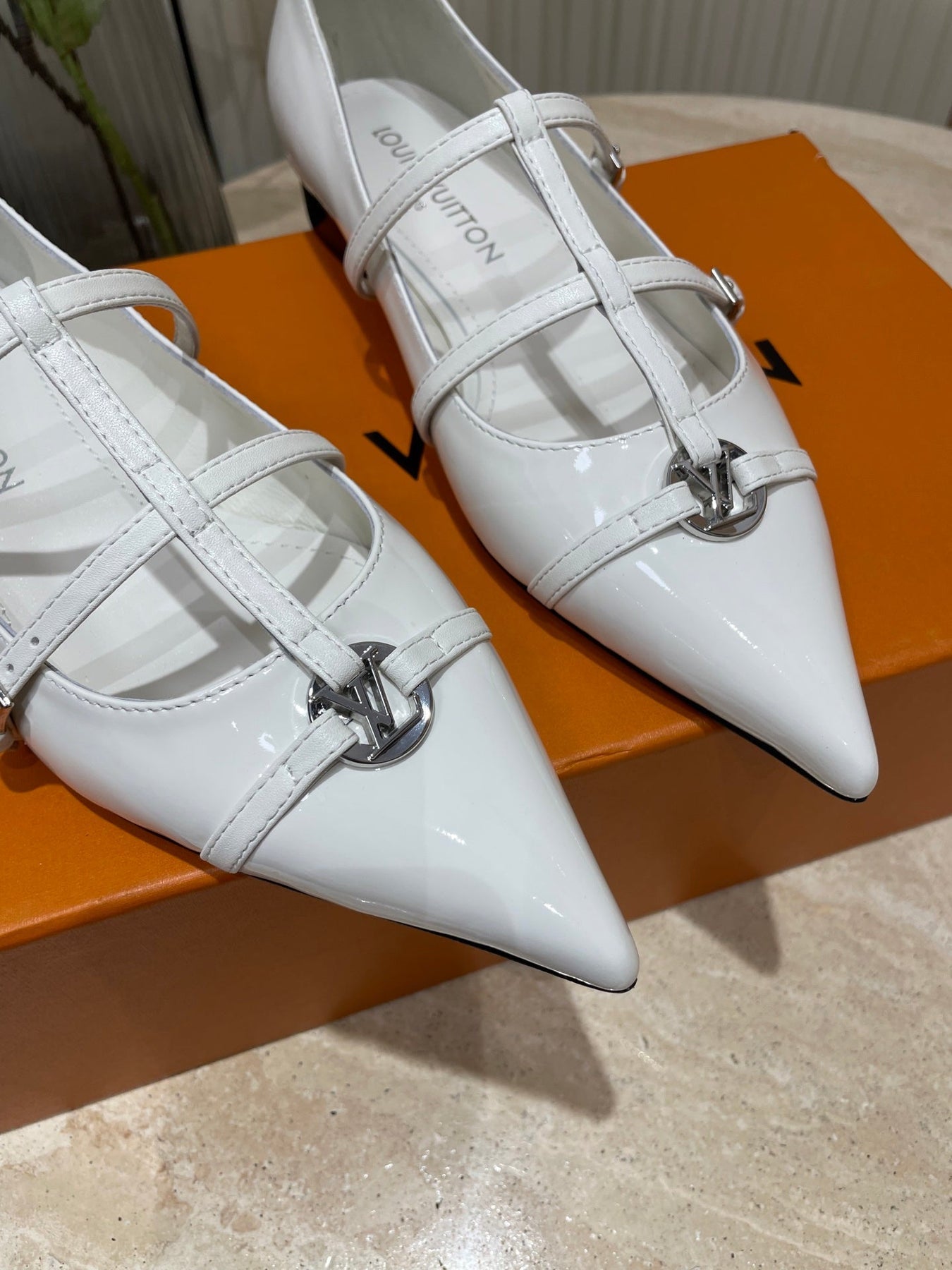 POINTED-TOE TRIPLE-STRAP BALLET FLAT IN WHITE PATENT CALFSKIN