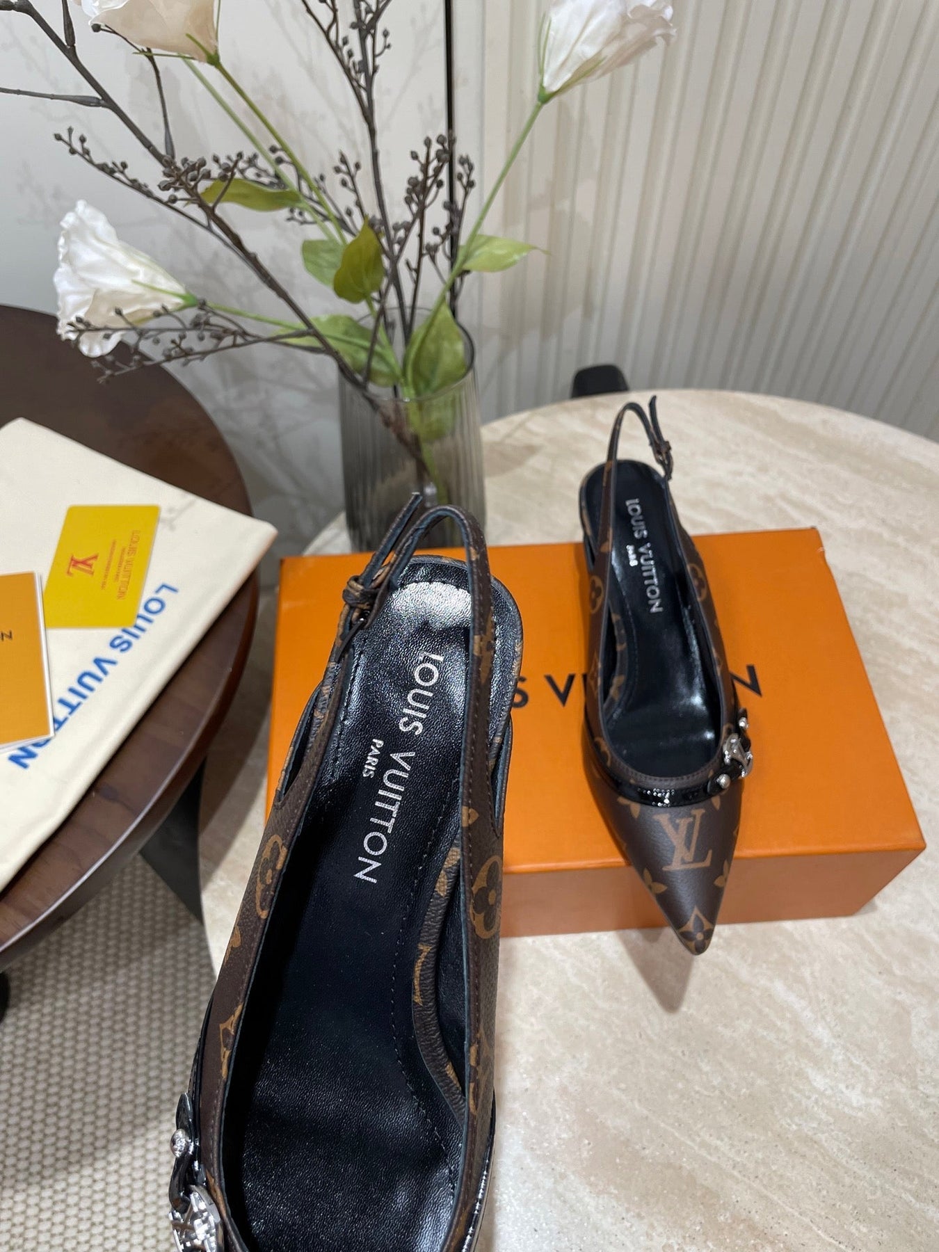 HIGH SLINGBACKS 5 CM IN CHOCOLATE BROWN MONOGRAM CALFSKIN