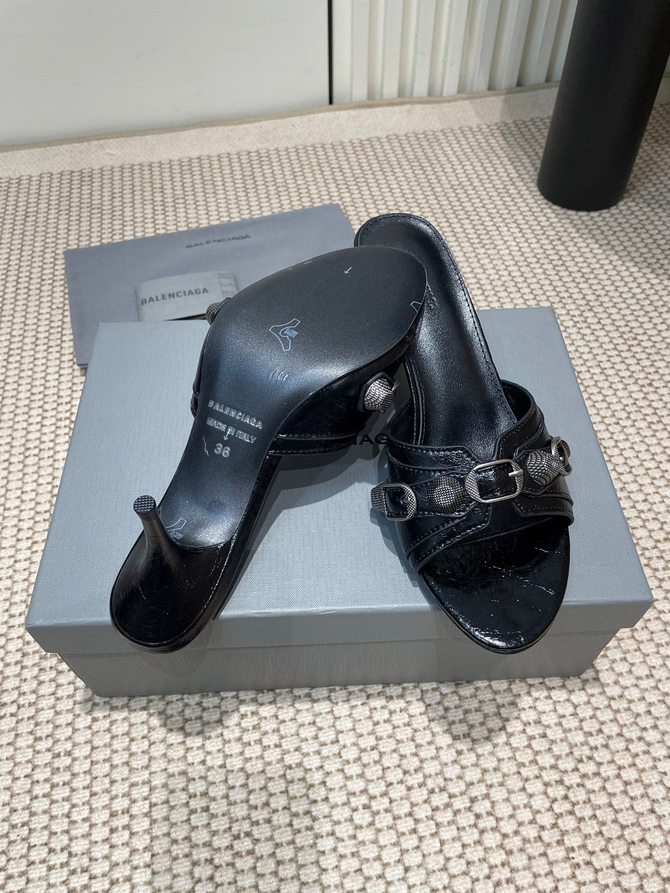 CAGOLE HIGH MULES IN BLACK OIL-WAX SHEEPSKIN