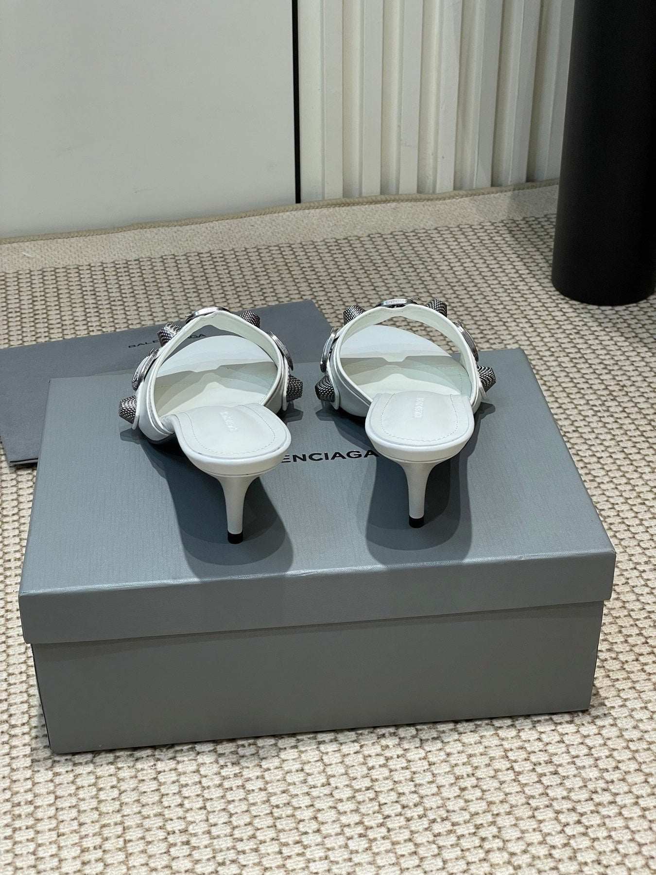 CAGOLE HIGH MULES IN WHITE OIL-WAX SHEEPSKIN