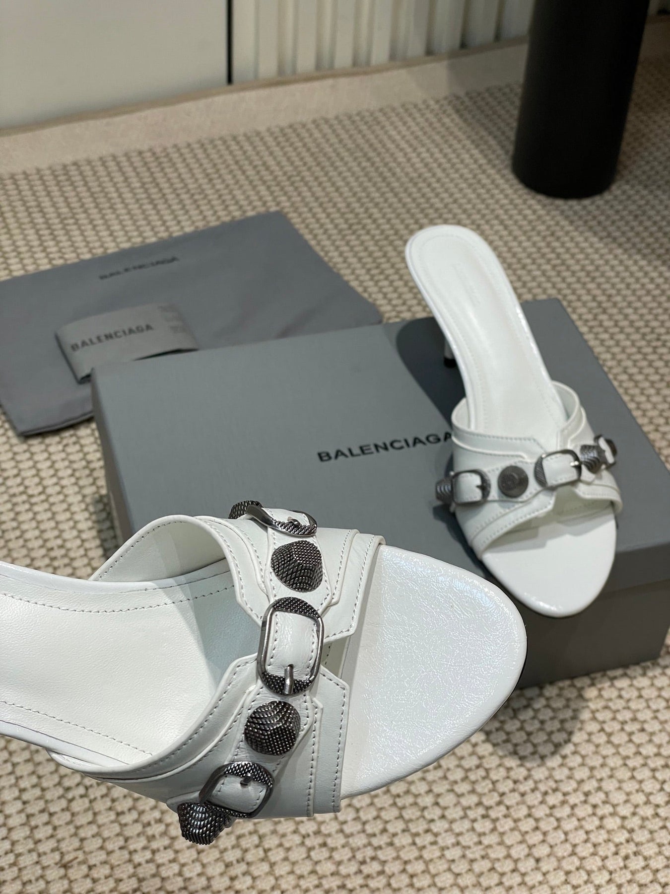 CAGOLE HIGH MULES IN WHITE OIL-WAX SHEEPSKIN