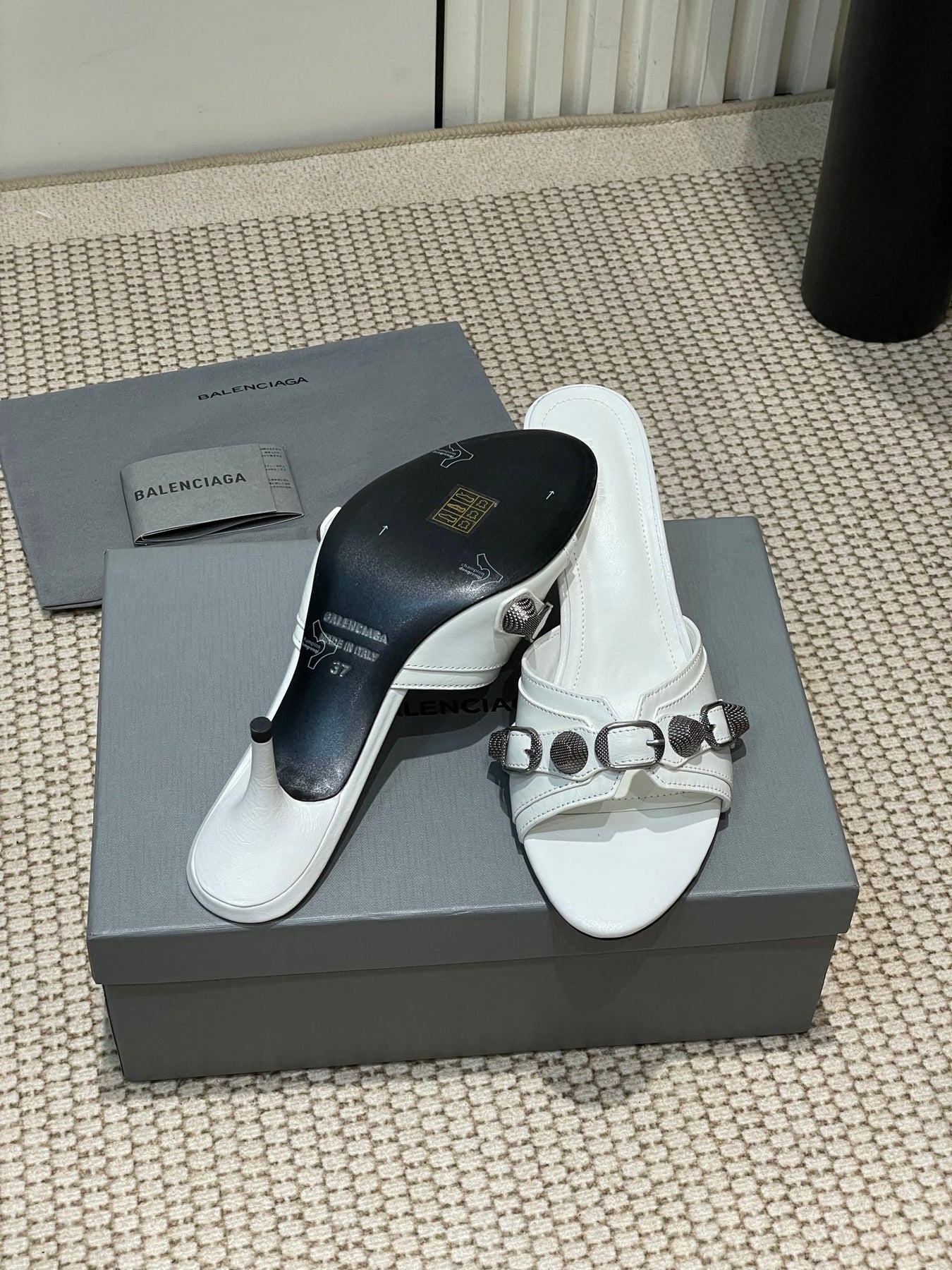 CAGOLE HIGH MULES IN WHITE OIL-WAX SHEEPSKIN