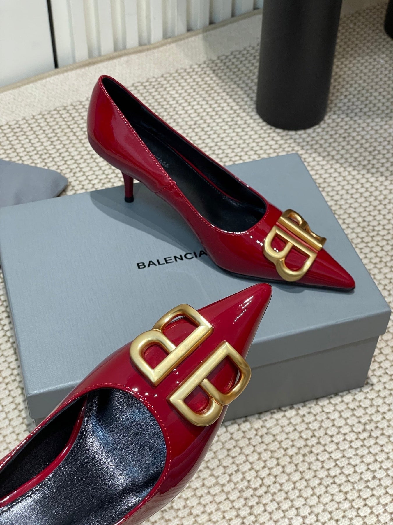 POINTED BB GOLD BUCKLE HIGH PUMPS 60MM IN RED PATENT CALFSKIN