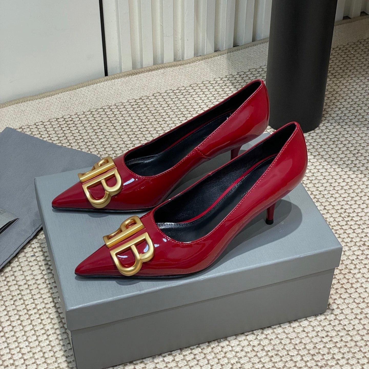 POINTED BB GOLD BUCKLE HIGH PUMPS 60MM IN RED PATENT CALFSKIN
