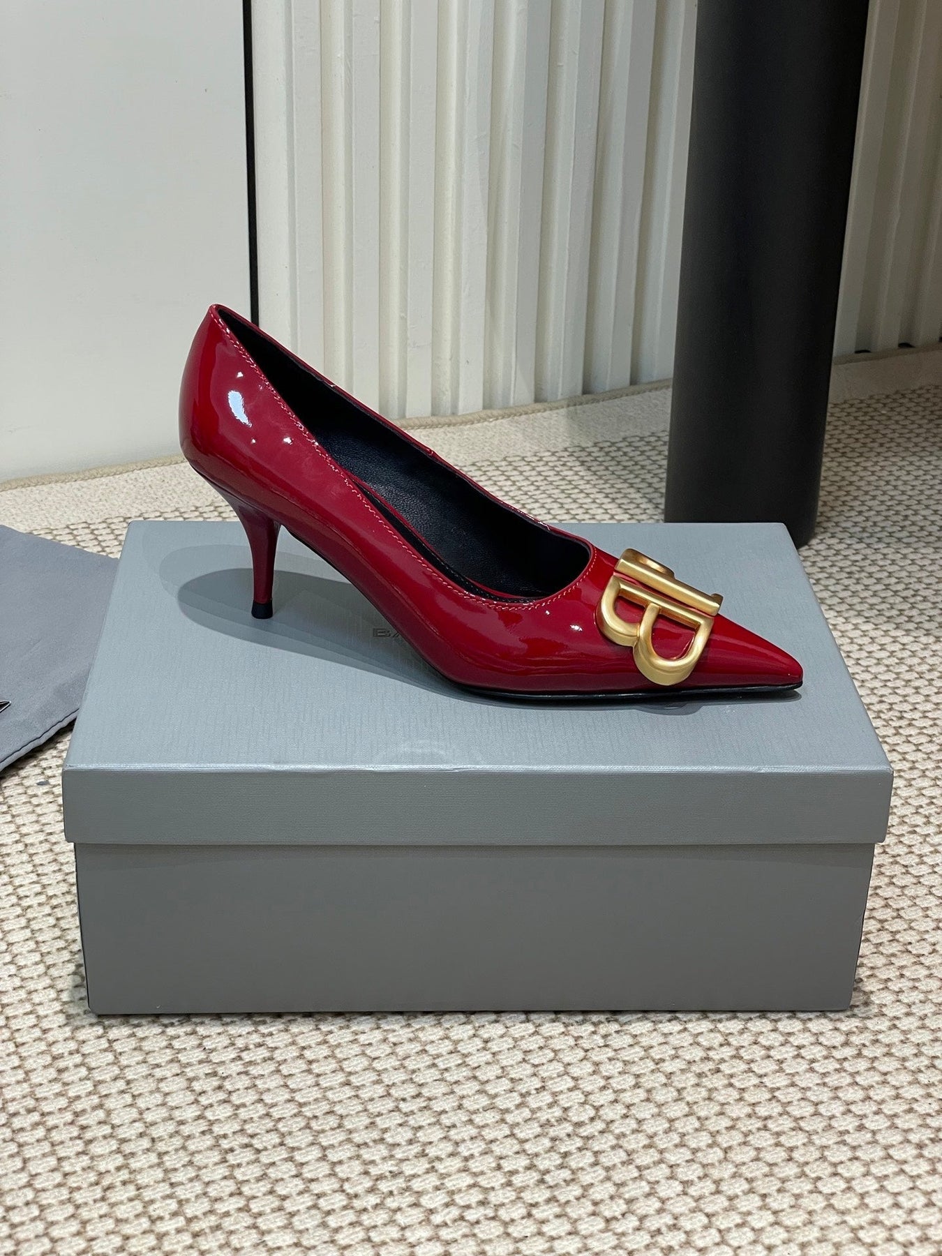 POINTED BB GOLD BUCKLE HIGH PUMPS 60MM IN RED PATENT CALFSKIN