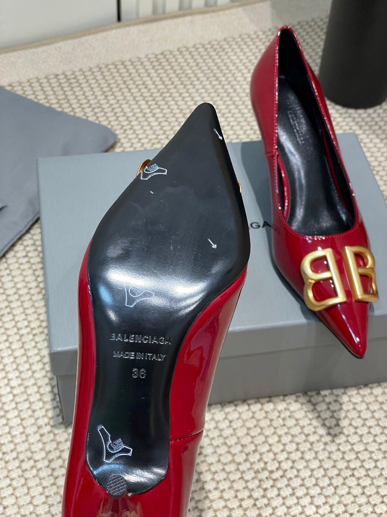 POINTED BB GOLD BUCKLE HIGH PUMPS 60MM IN RED PATENT CALFSKIN