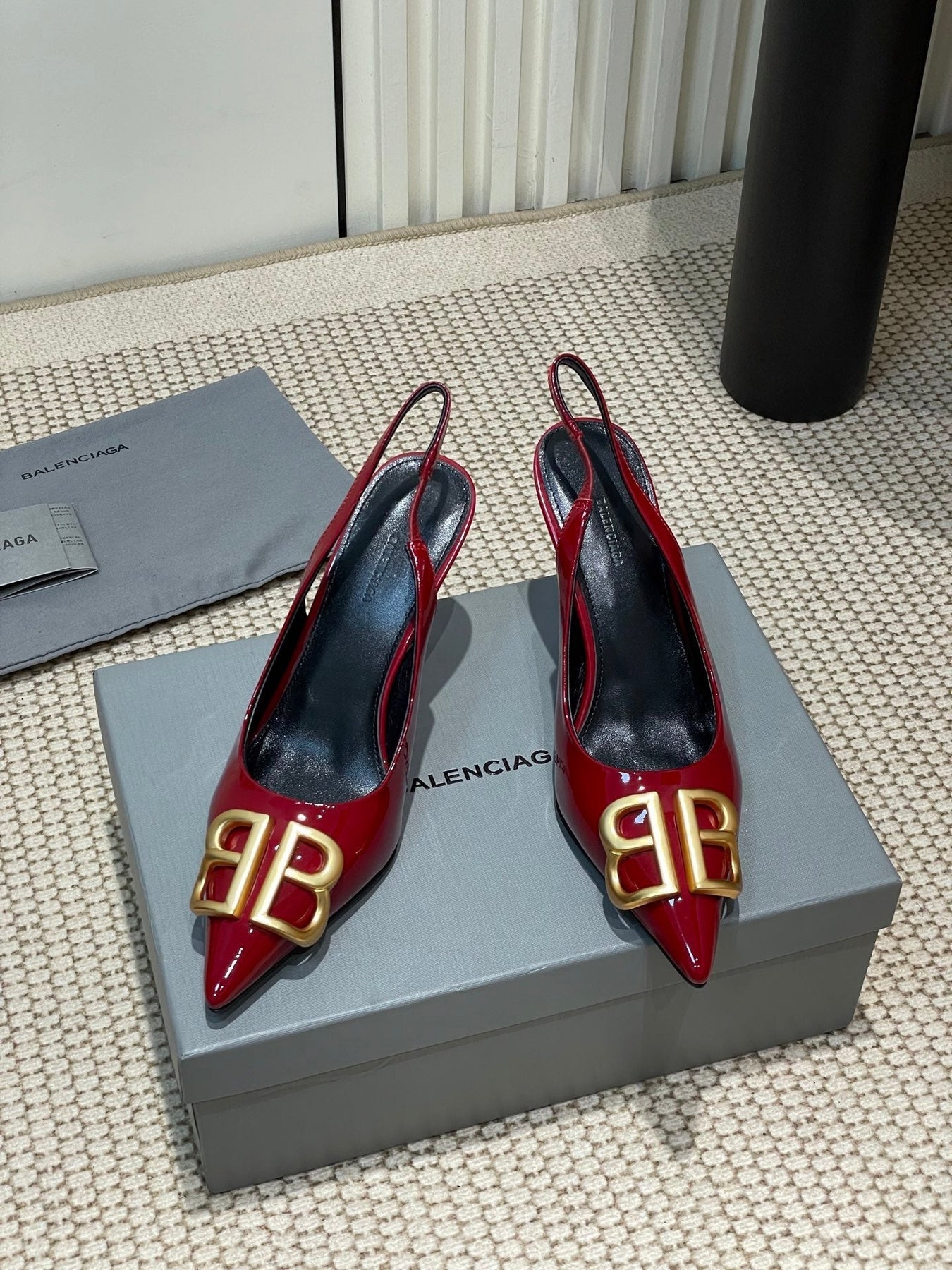 POINTED BB GOLD BUCKLE HIGH SLINGBACK 80MM IN RED PATENT CALFSKIN