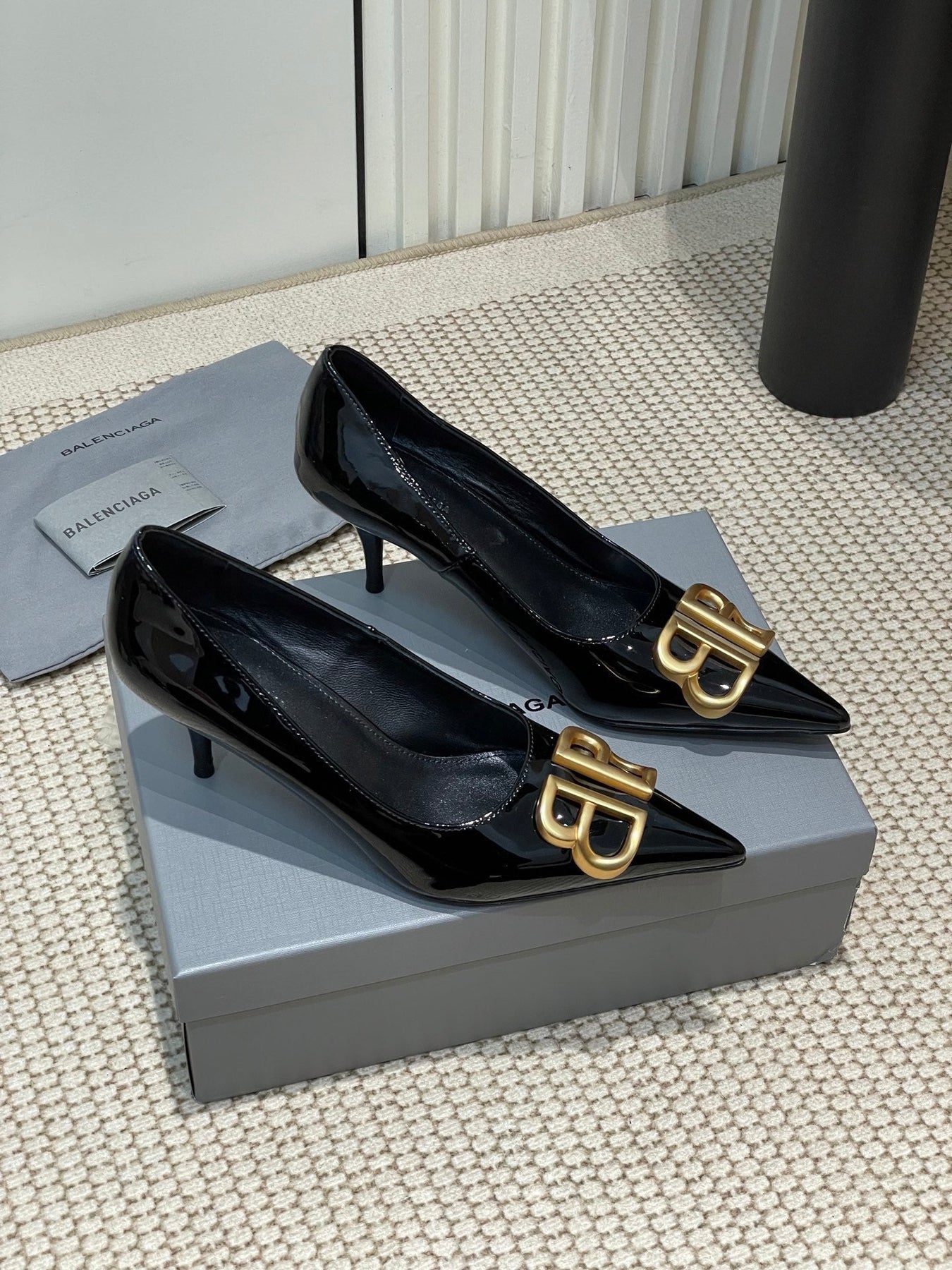 POINTED BB GOLD BUCKLE HIGH PUMPS 60MM IN BLACK PATENT CALFSKIN
