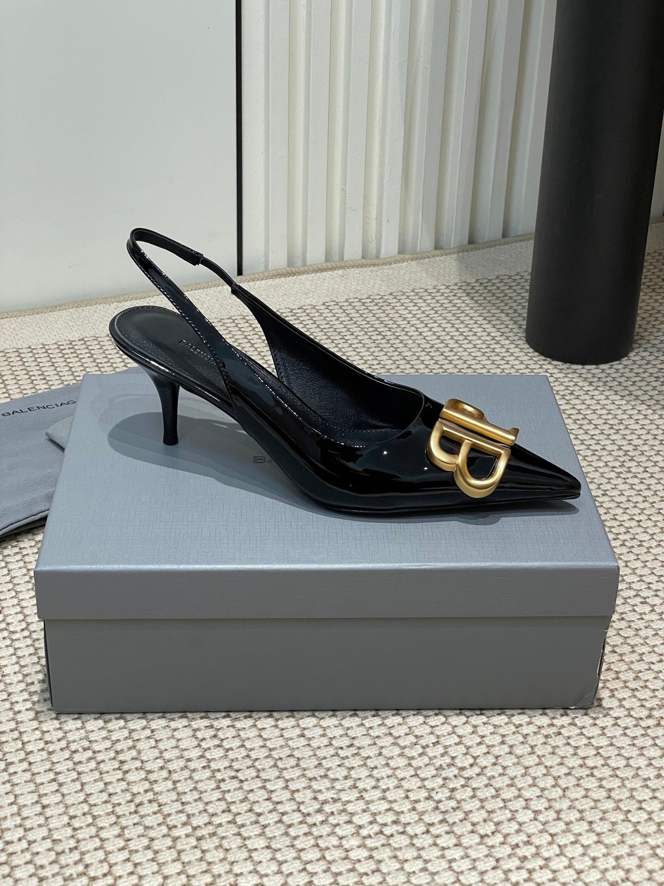 POINTED BB GOLD BUCKLE HIGH SLINGBACK 60MM IN BLACK PATENT CALFSKIN