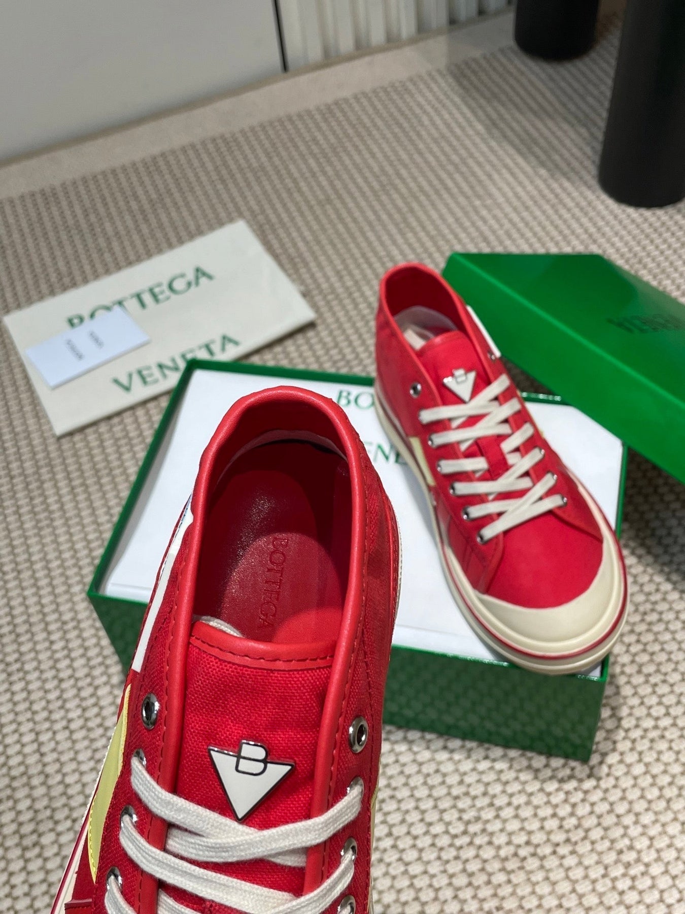 ELIOT SNEAKER IN CHERRY RED CANVAS AND CALFSKIN