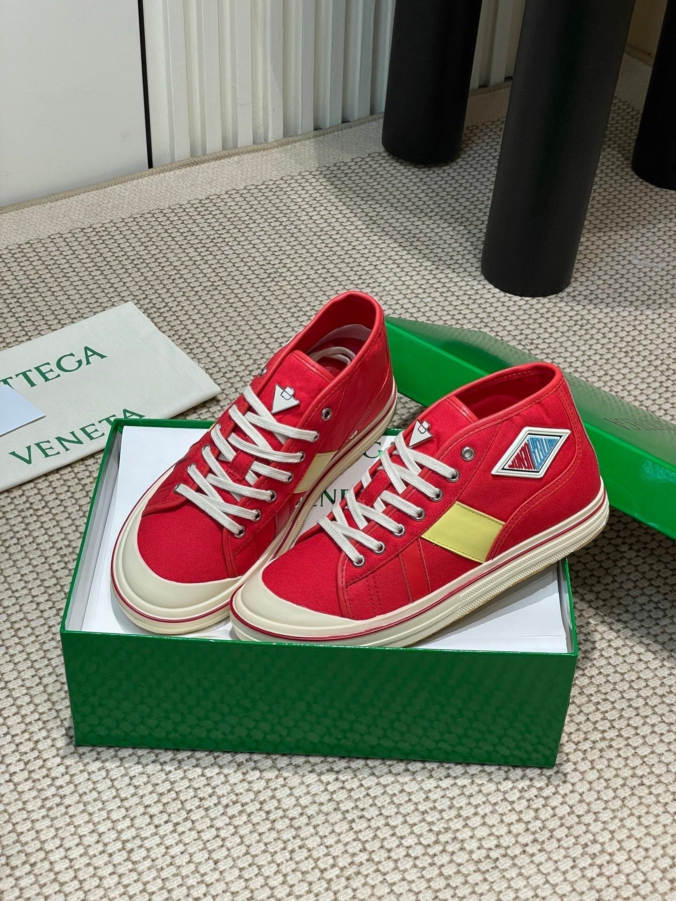 ELIOT SNEAKER IN CHERRY RED CANVAS AND CALFSKIN