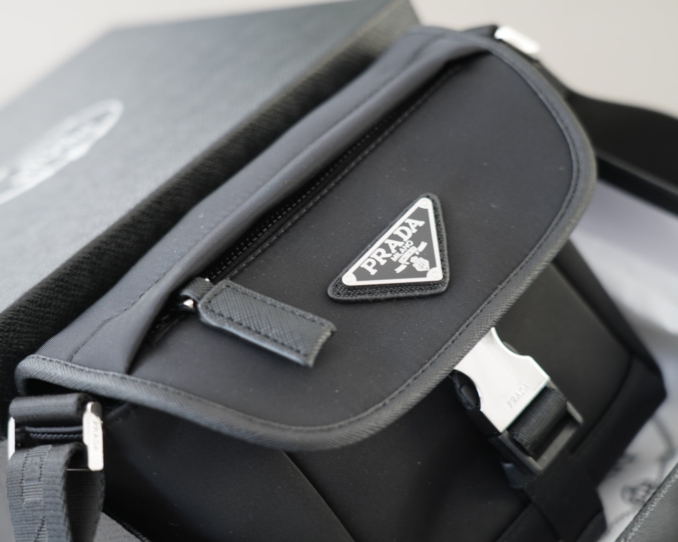 MEDIUM FLAP BAG 20 IN BLACK RE-NYLON