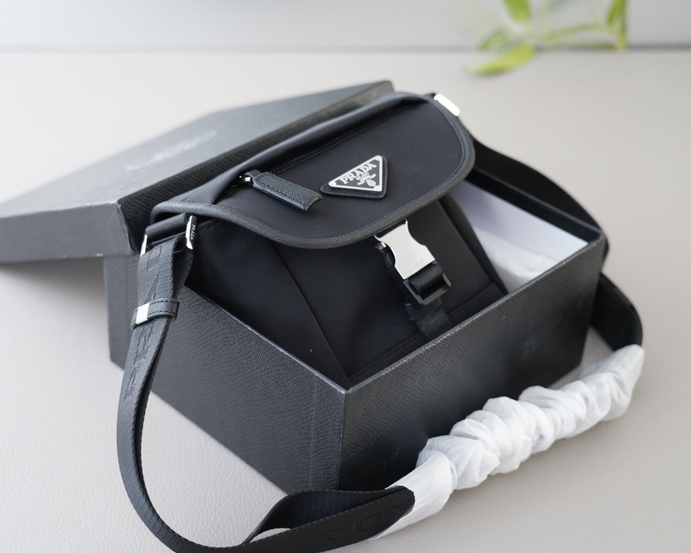 MEDIUM FLAP BAG 20 IN BLACK RE-NYLON