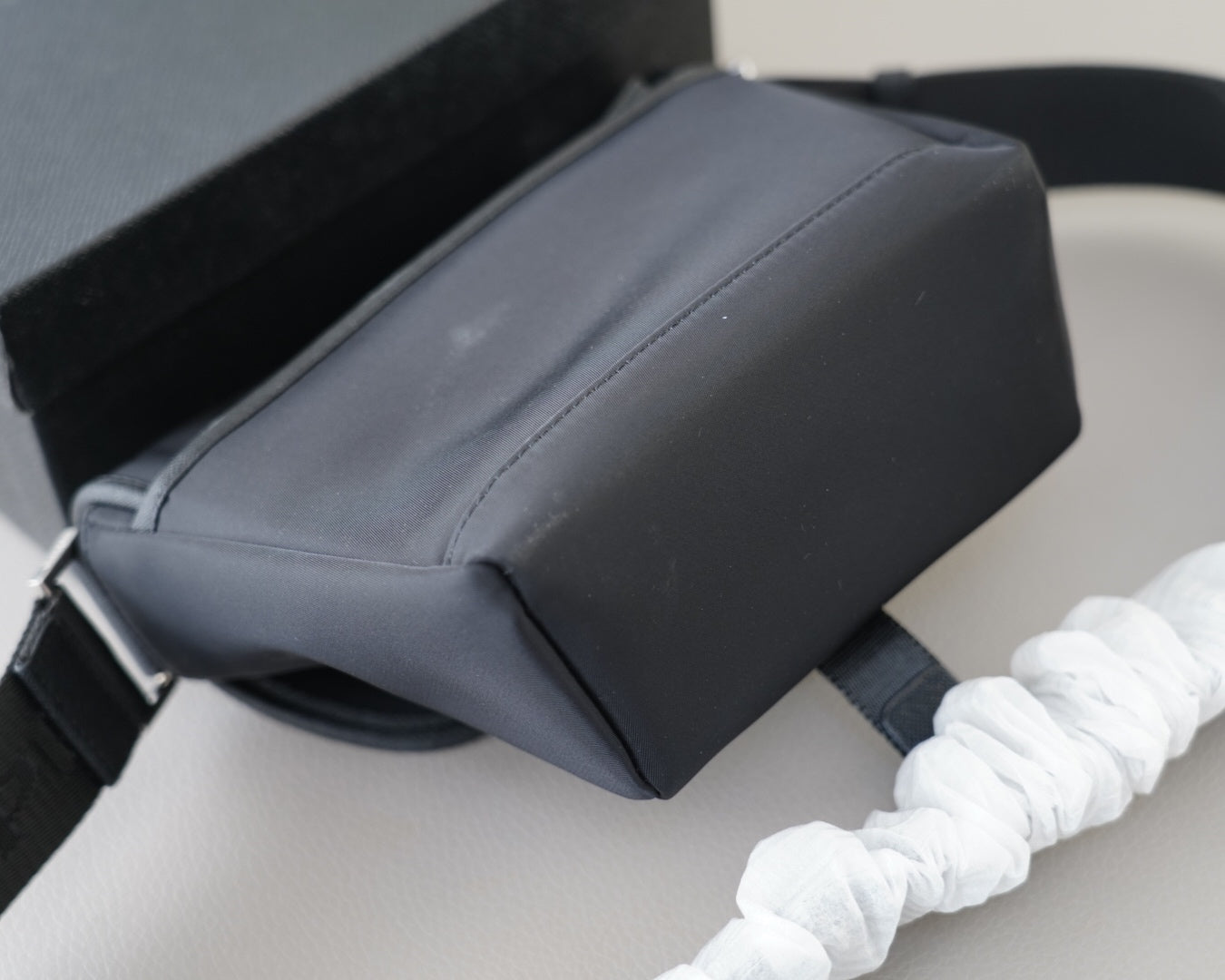 MEDIUM FLAP BAG 20 IN BLACK RE-NYLON