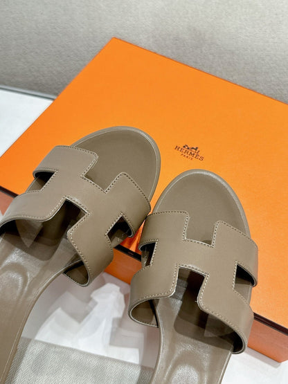 0ASIS SANDAL CHOCOLATE CALFSKIN CLASSIC