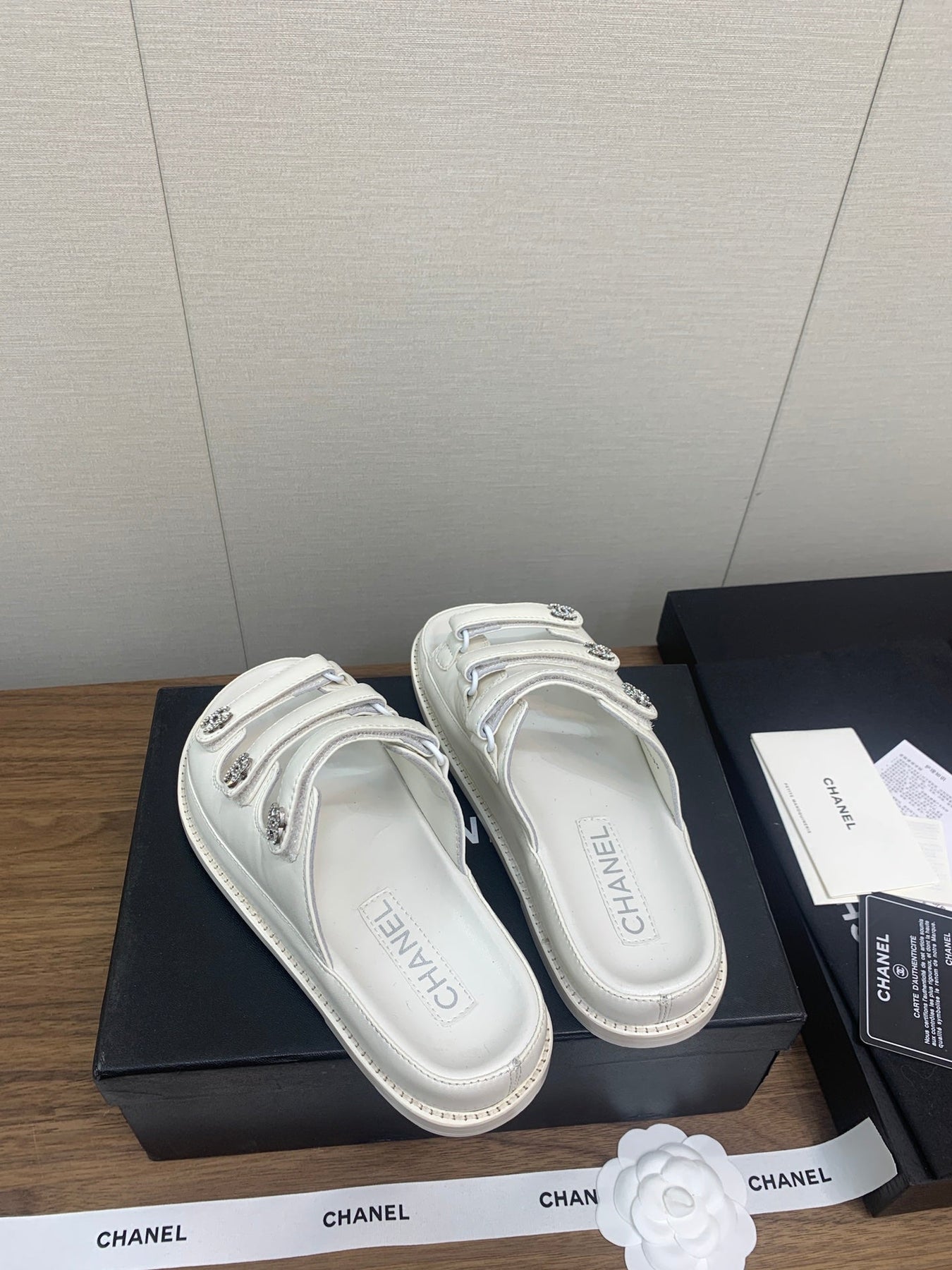 DAD SANDAL IN WHITE LAMBSKIN MULE